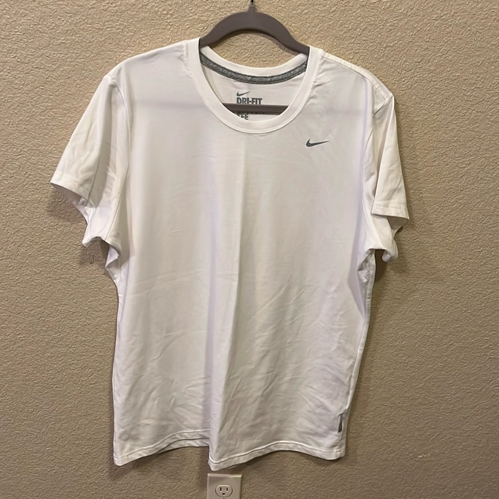 White Nike T-shirt